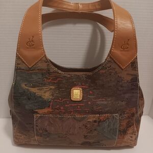 Vincent van gogh shoulder bag has a few small spots on lining